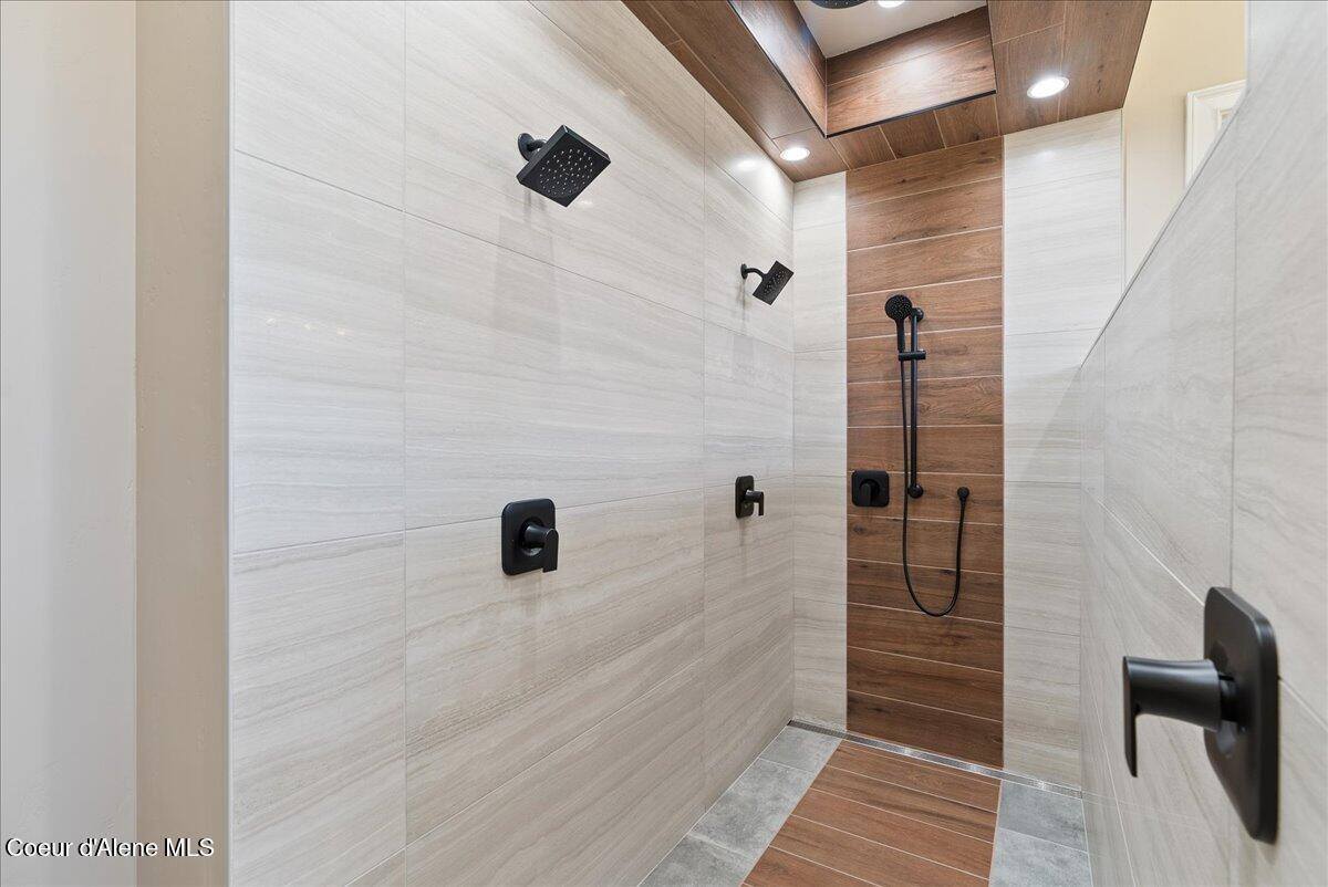 184 Willow Bay Rd, Priest River, ID 83856