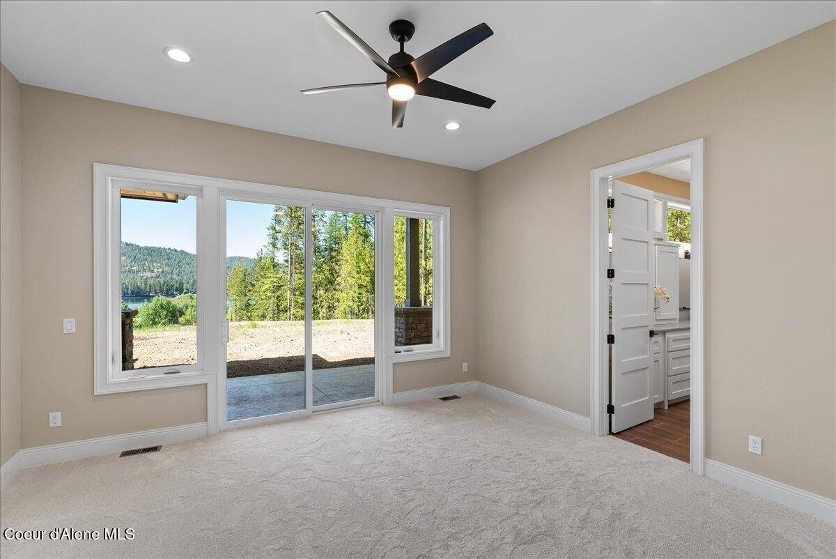 184 Willow Bay Rd, Priest River, ID 83856