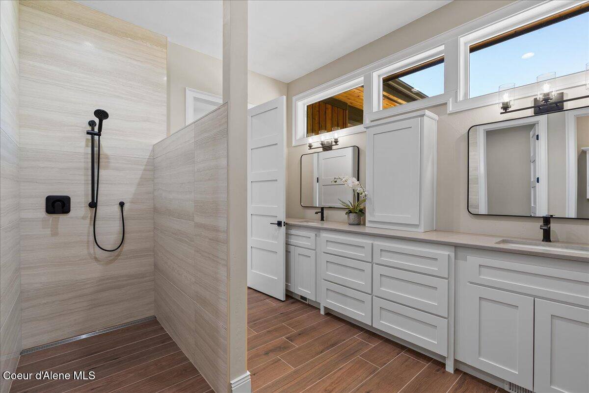 184 Willow Bay Rd, Priest River, ID 83856