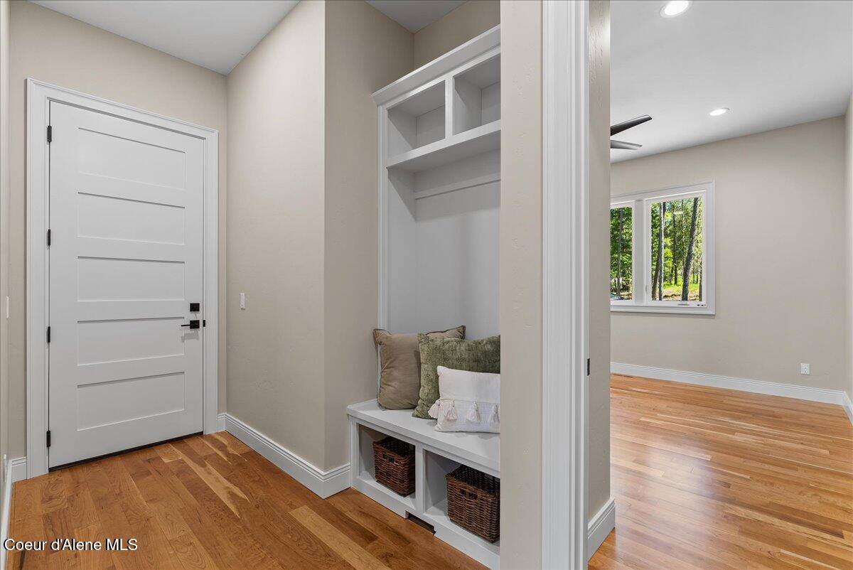 184 Willow Bay Rd, Priest River, ID 83856