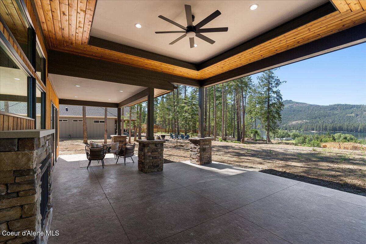 184 Willow Bay Rd, Priest River, ID 83856