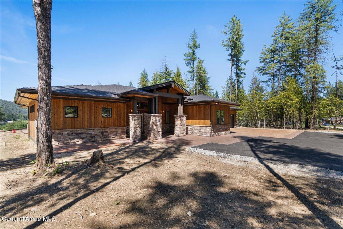 184 Willow Bay Rd, Priest River, ID 83856