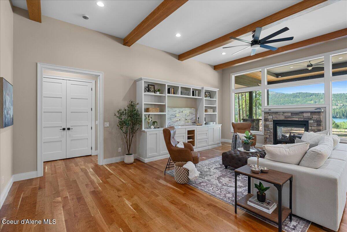 184 Willow Bay Rd, Priest River, ID 83856