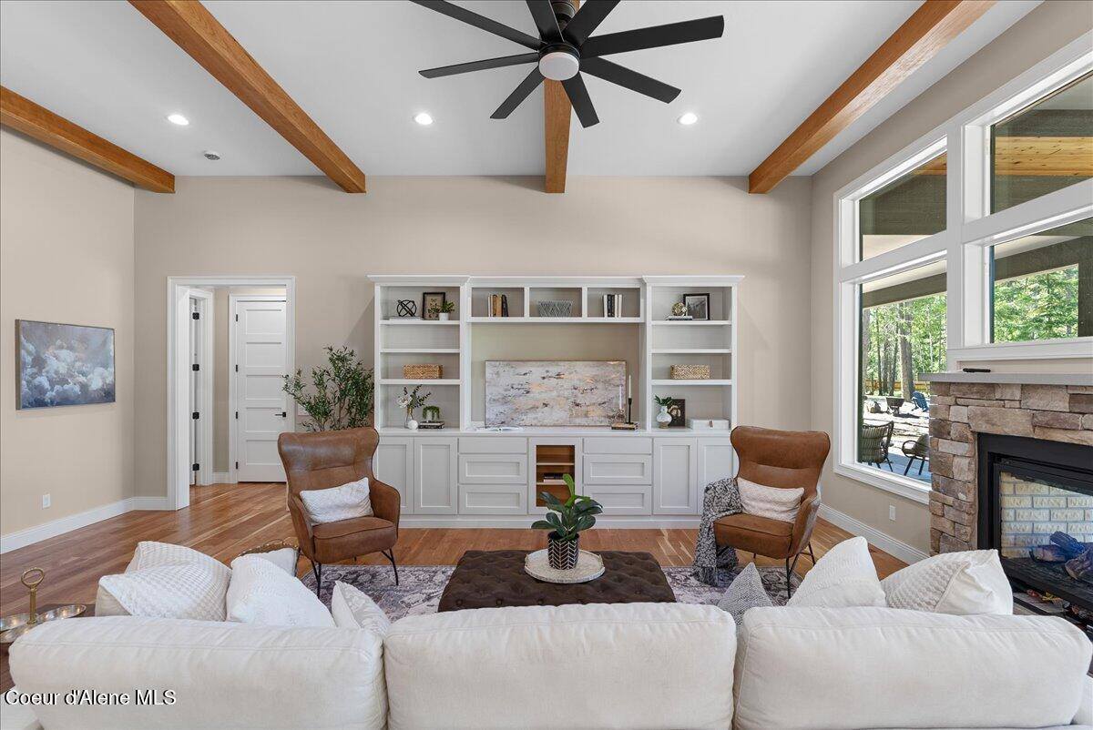 184 Willow Bay Rd, Priest River, ID 83856