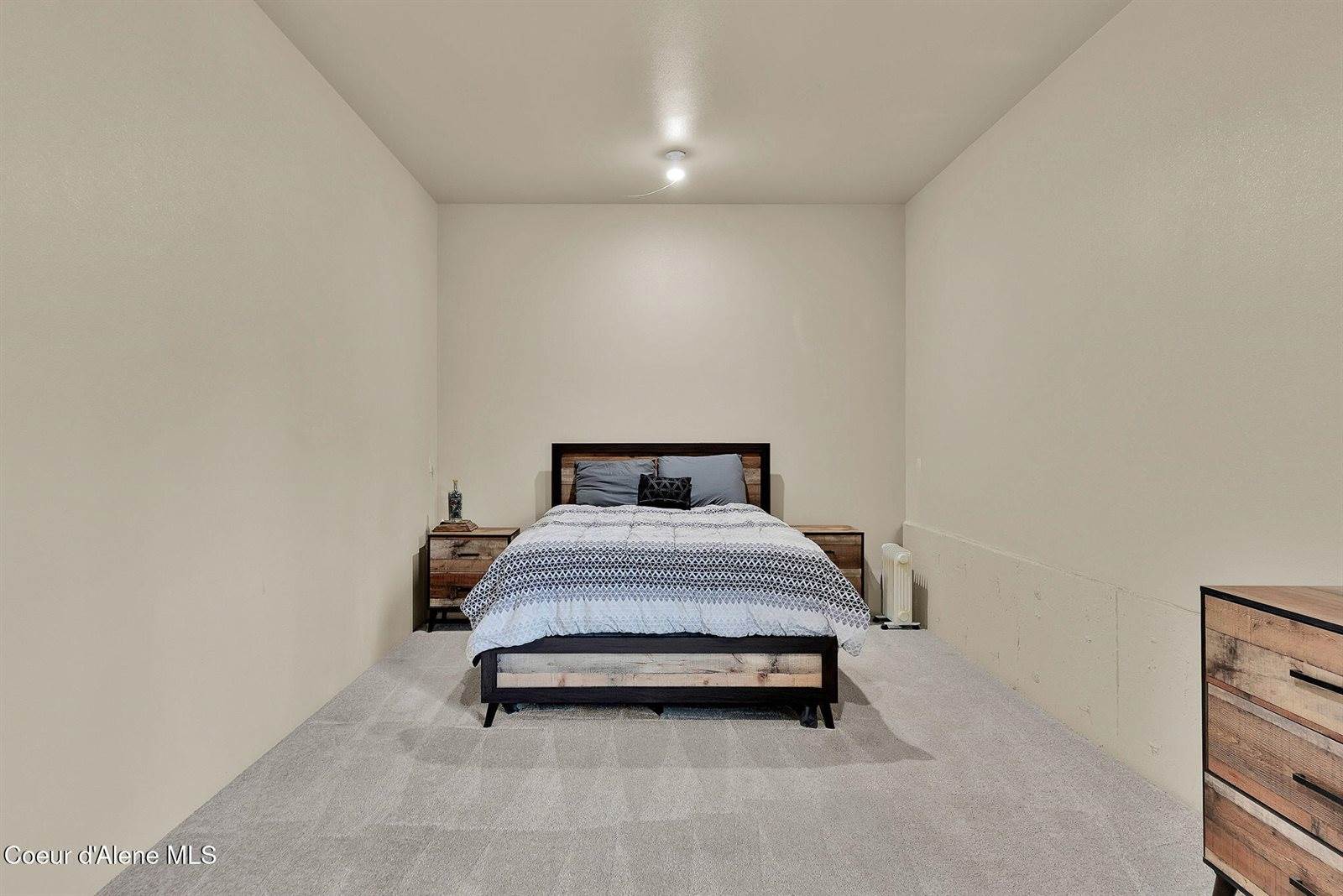 42 Seneacquoteen Dr, Priest River, ID 83856