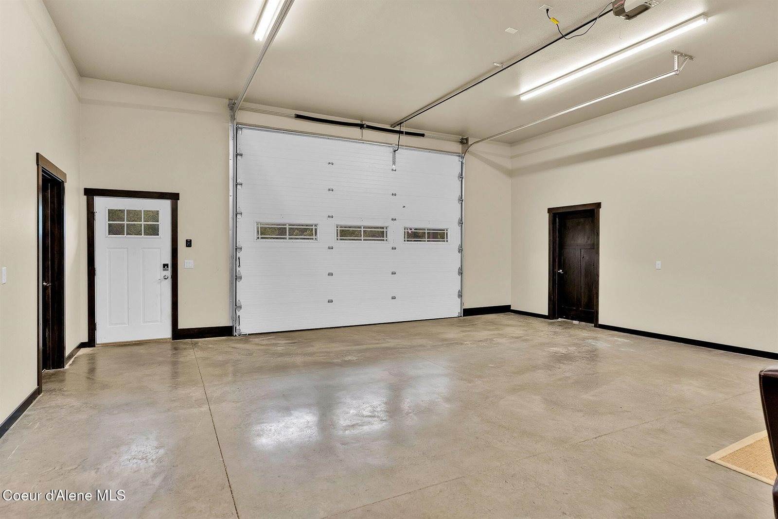 42 Seneacquoteen Dr, Priest River, ID 83856