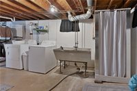 1621 Meadowbrook Avenue, Youngstown, OH 44514