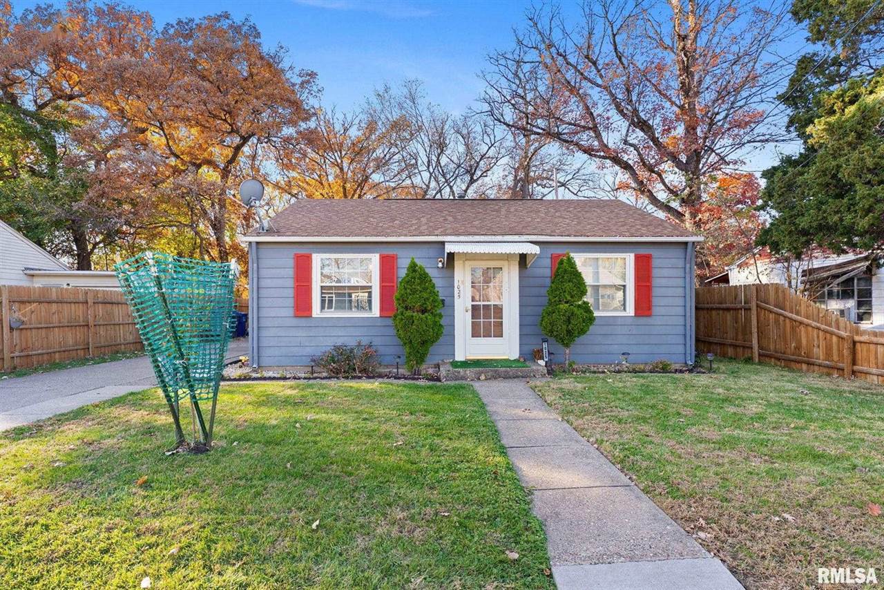 1025 38TH Street, Moline, IL 61265