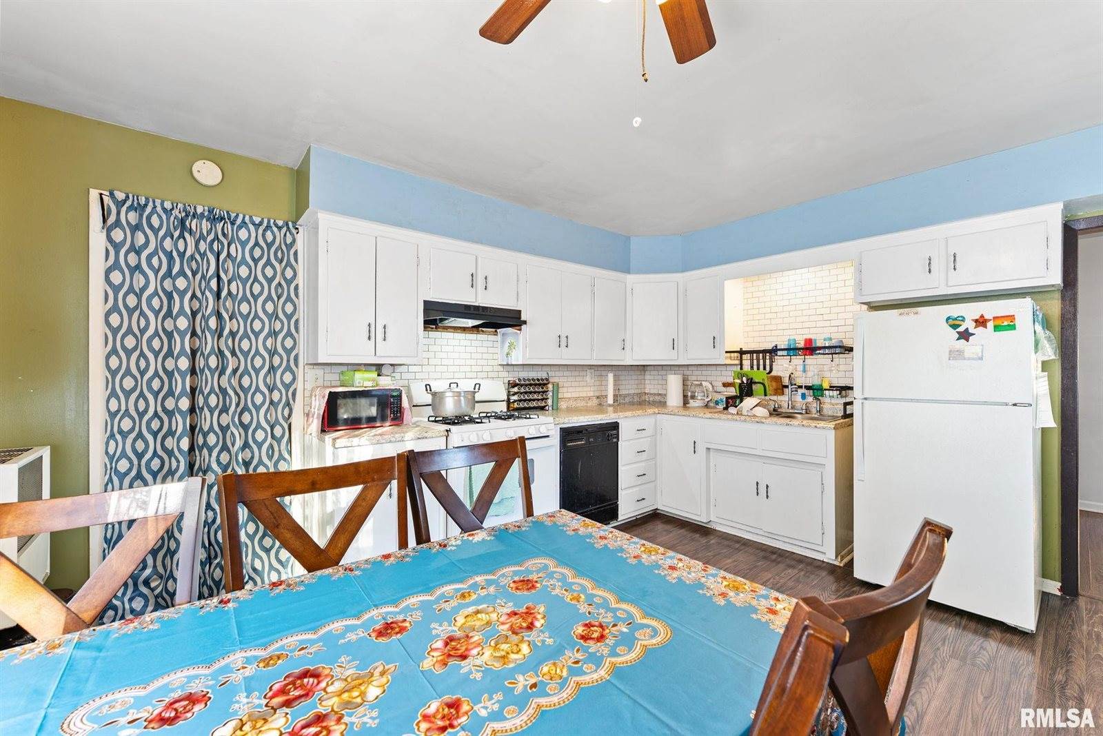 1025 38TH Street, Moline, IL 61265