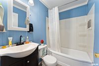 1025 38TH Street, Moline, IL 61265