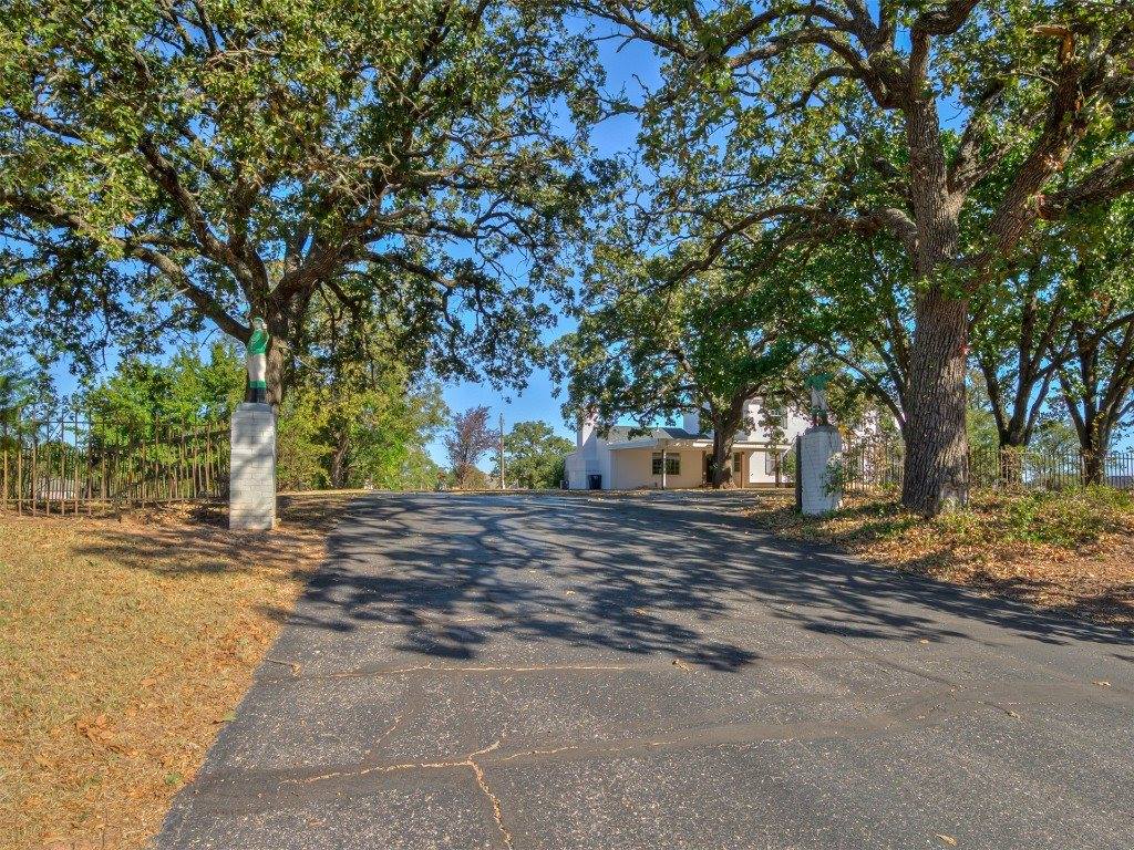 2500 East Highland Street, Shawnee, OK 74801