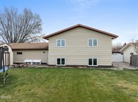 2309 14th Avenue West, Williston, ND 58801