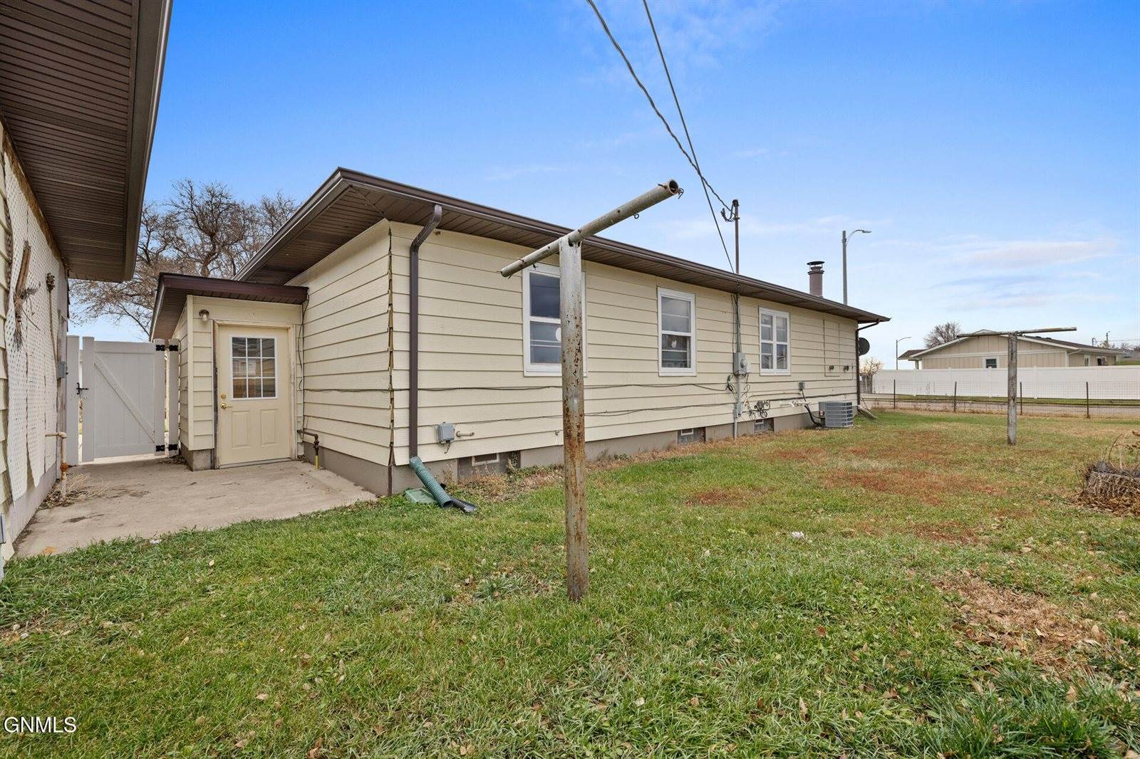 505 17th Avenue West, Williston, ND 58801