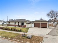 505 17th Avenue West, Williston, ND 58801