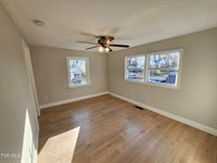 209 North Paperville Road, Bristol, TN 37620