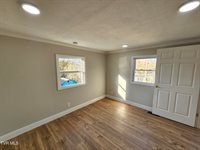 209 North Paperville Road, Bristol, TN 37620