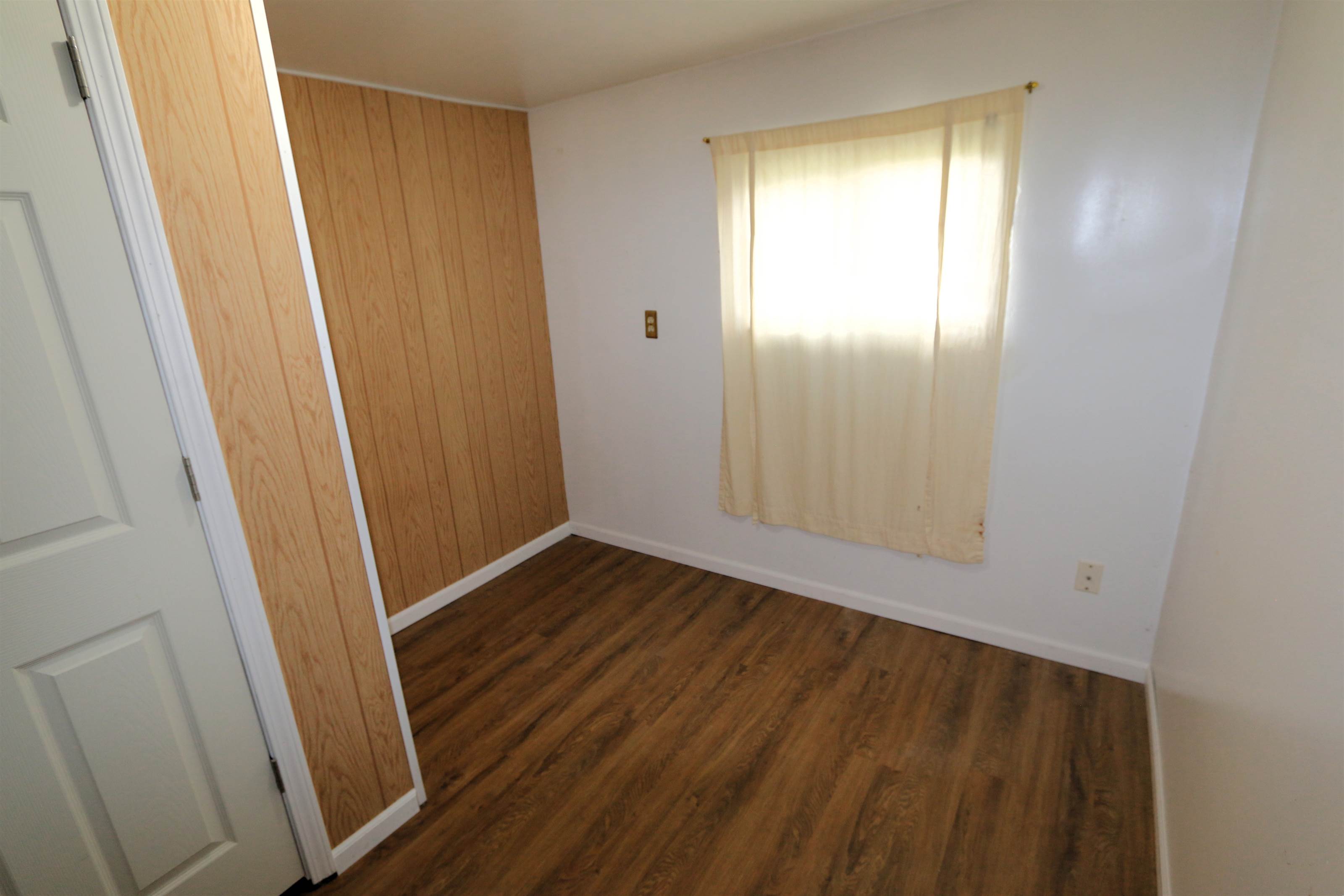 6259 Mercury Ave, Burton, MI 48509