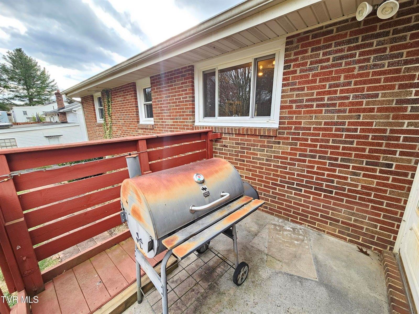 1520 Sylvan Drive, Johnson City, TN 37604