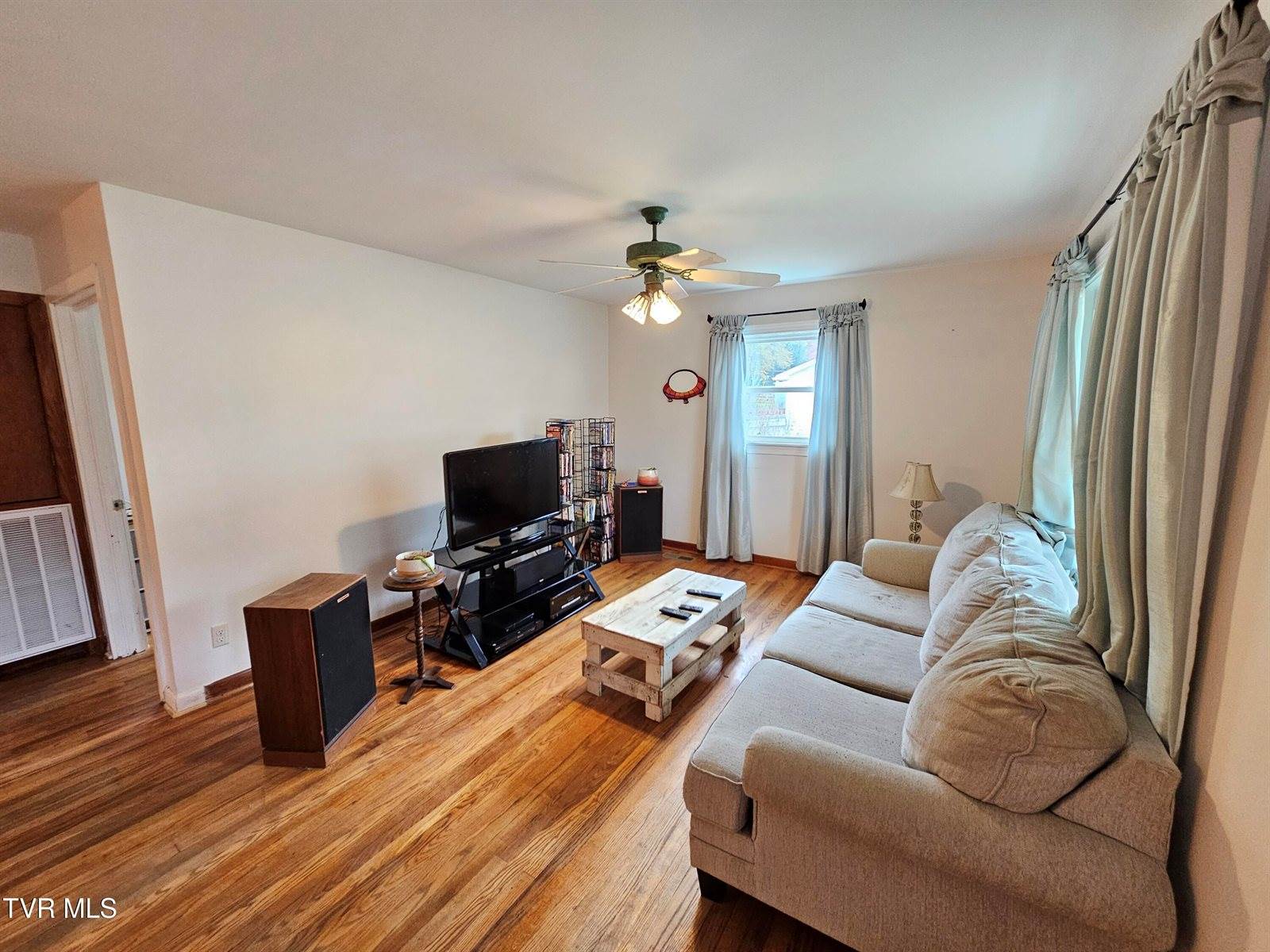 1520 Sylvan Drive, Johnson City, TN 37604