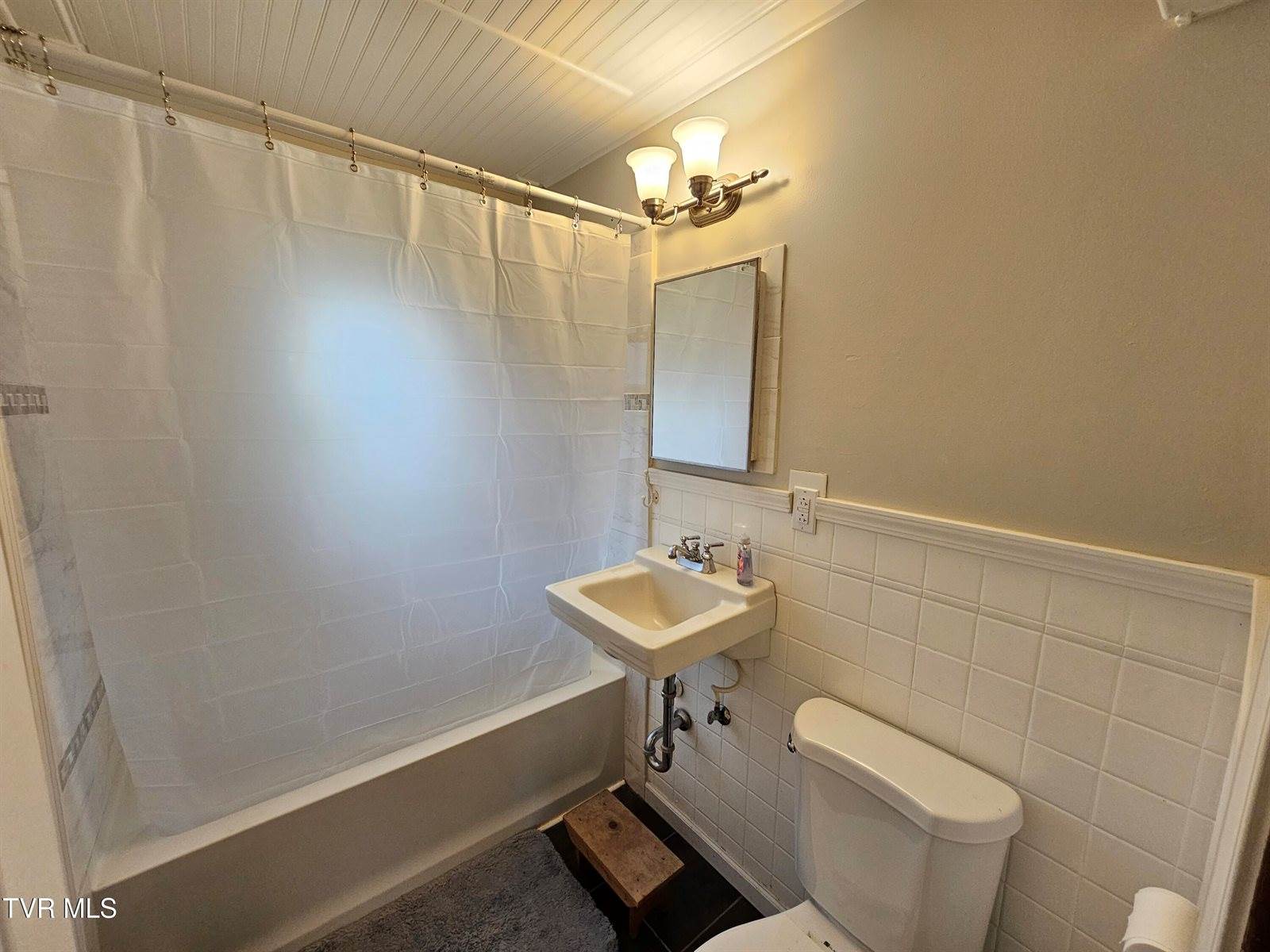 1520 Sylvan Drive, Johnson City, TN 37604