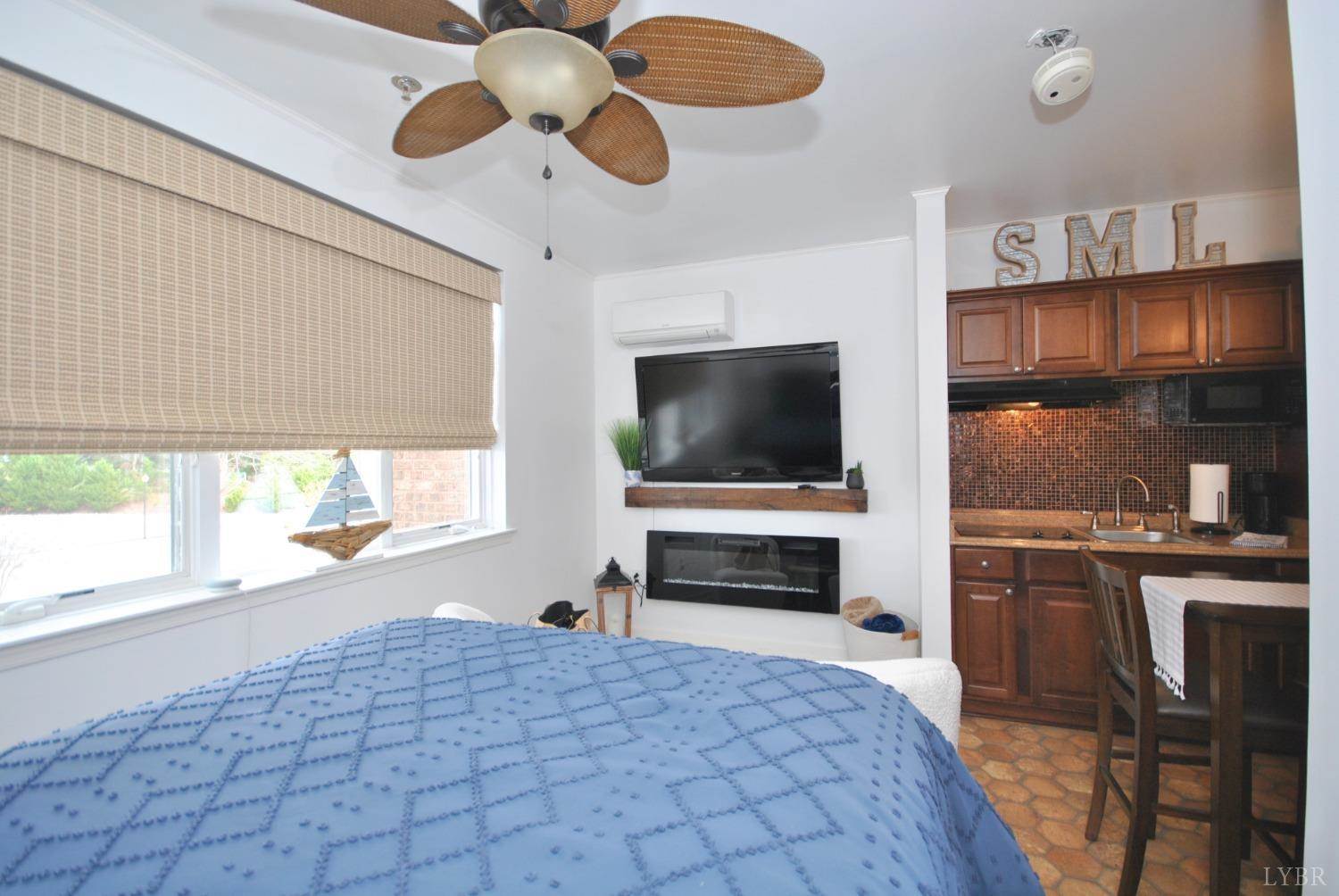 1245 Graves Harbor Trail, Huddleston, VA 24104