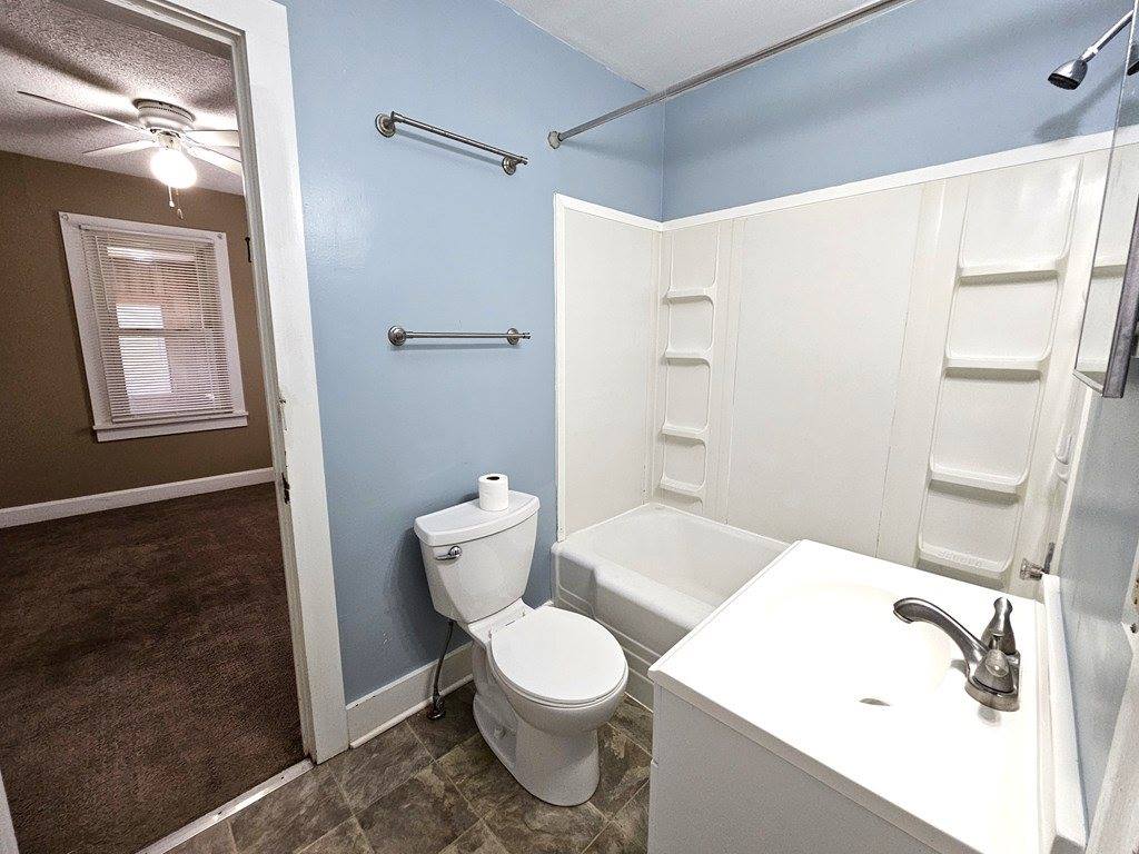 820 E 7th Street, Ashland, OH 44805