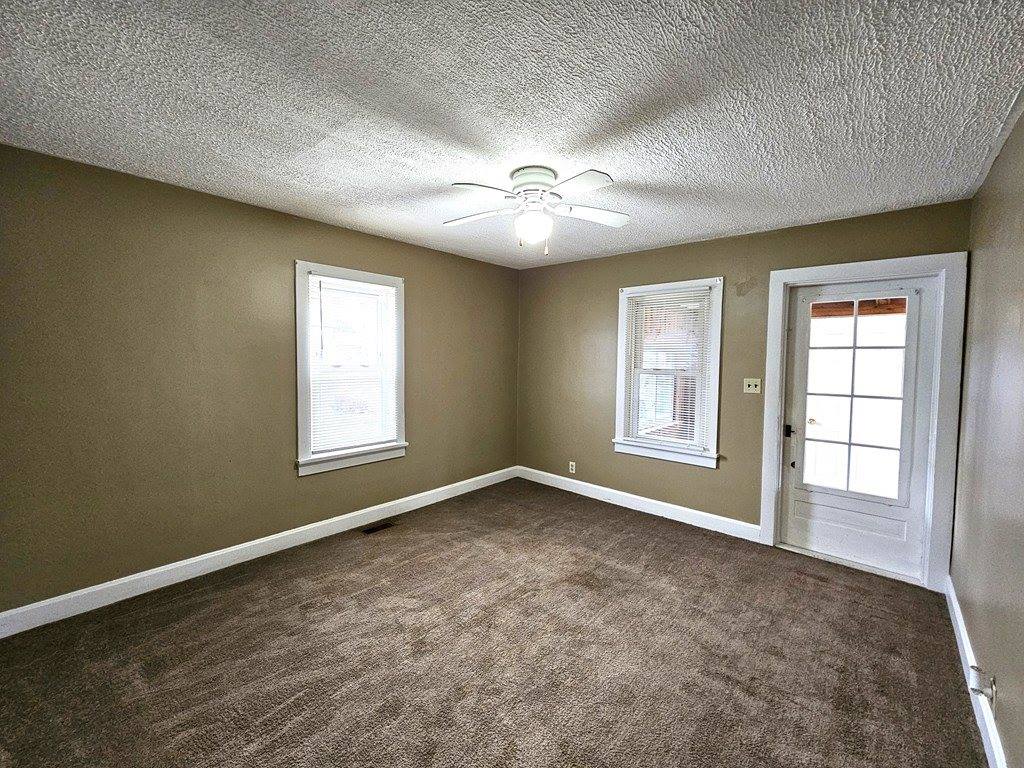 820 E 7th Street, Ashland, OH 44805