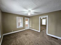 820 E 7th Street, Ashland, OH 44805