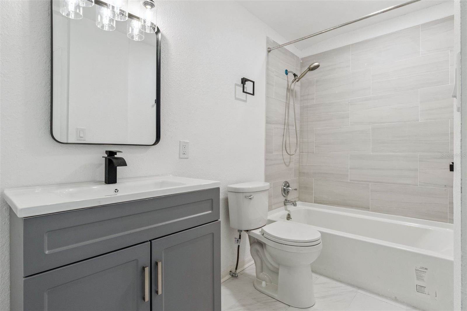 301 Bassedena Circle North, Lakeland, FL 33805