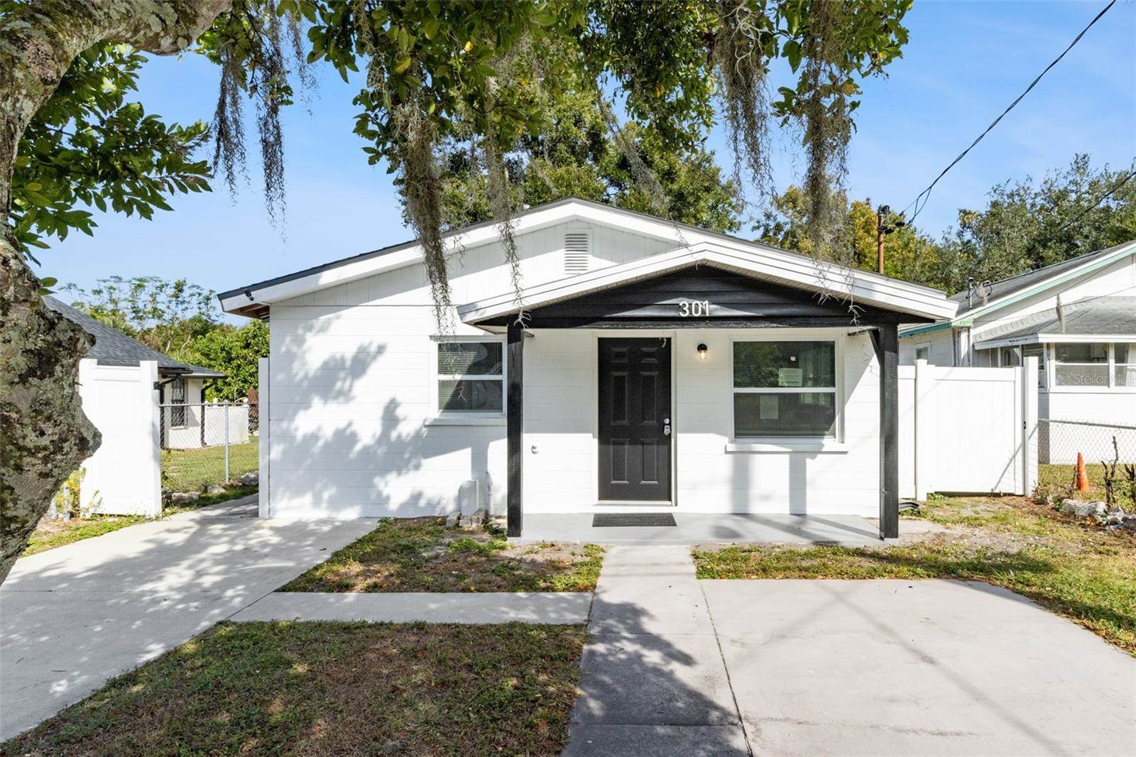 301 Bassedena Circle North, Lakeland, FL 33805