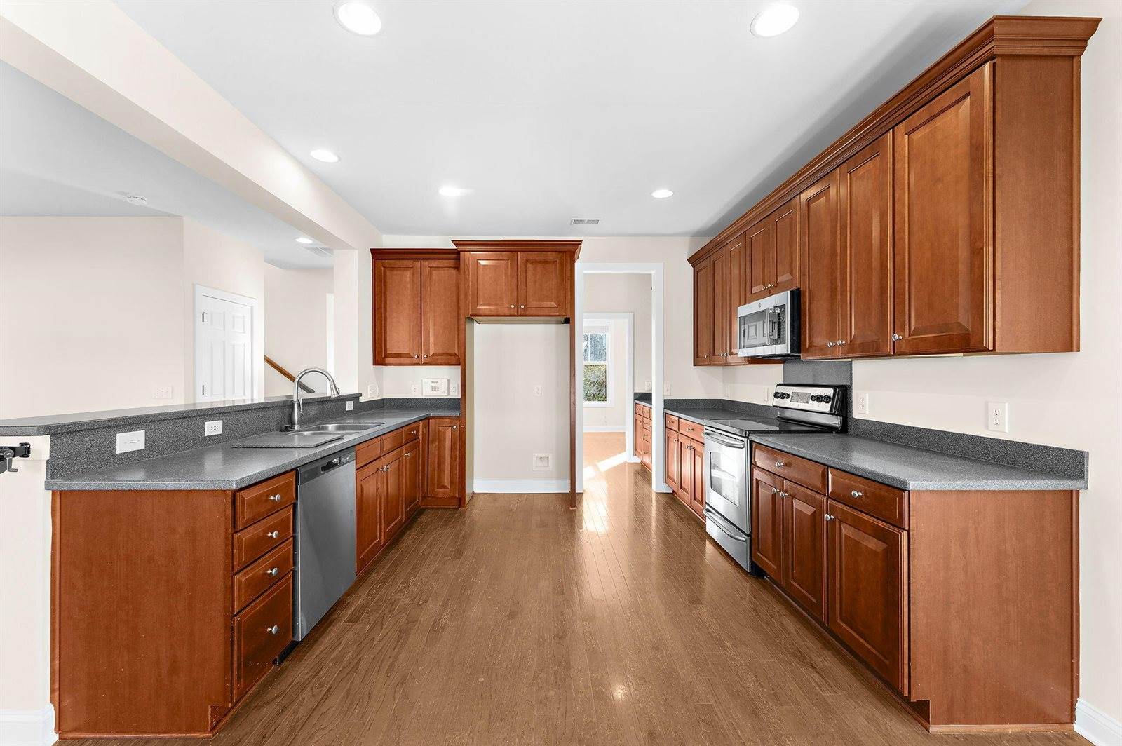 122 Scrapbook Lane, Summerville, SC 29483