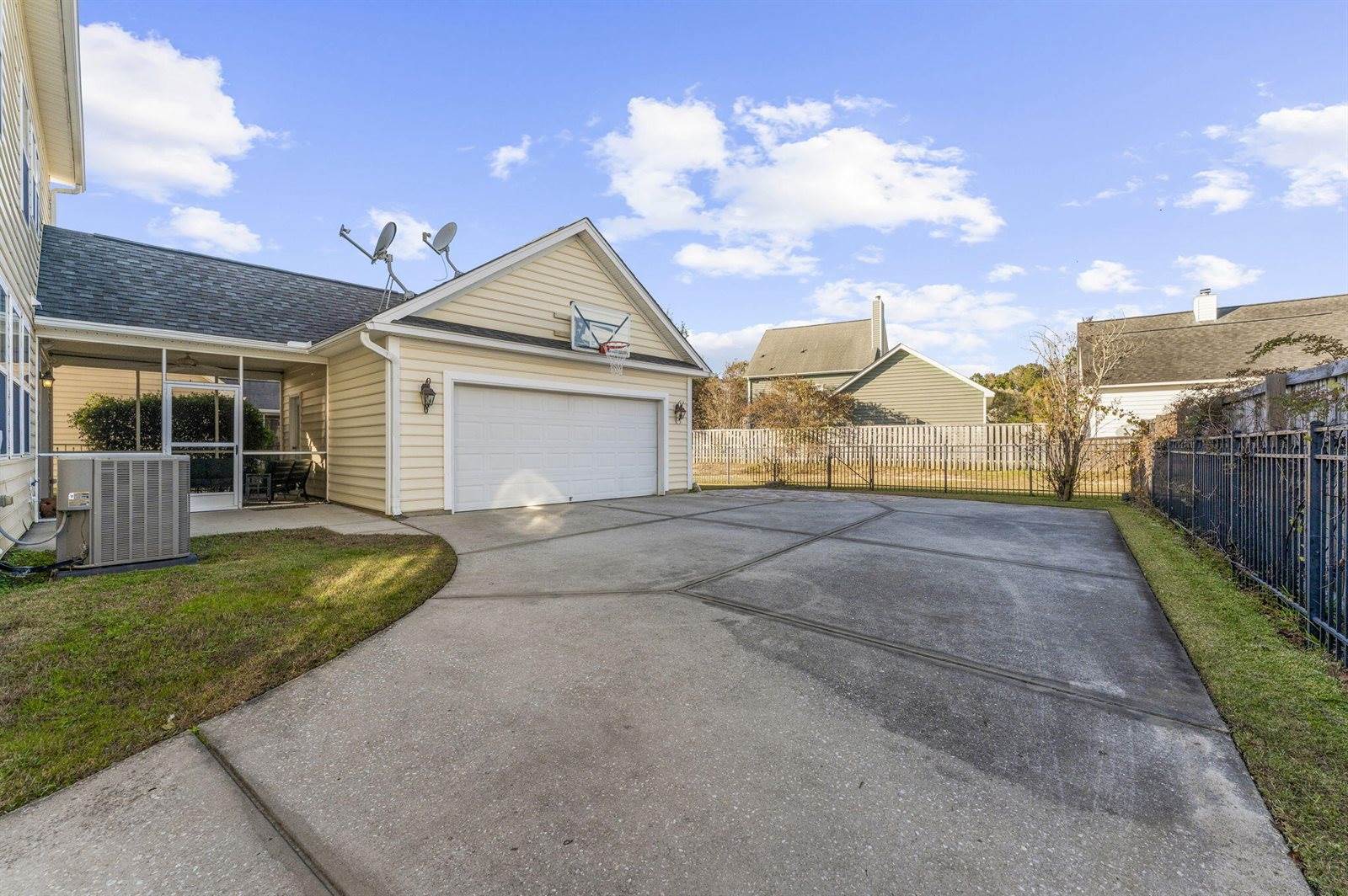 122 Scrapbook Lane, Summerville, SC 29483