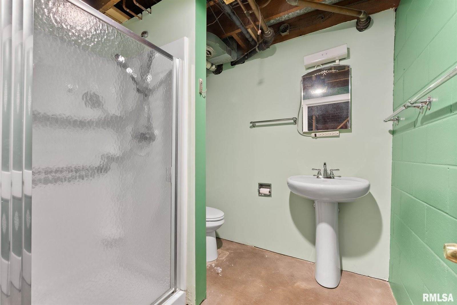 2575 33RD Street, Moline, IL 61265