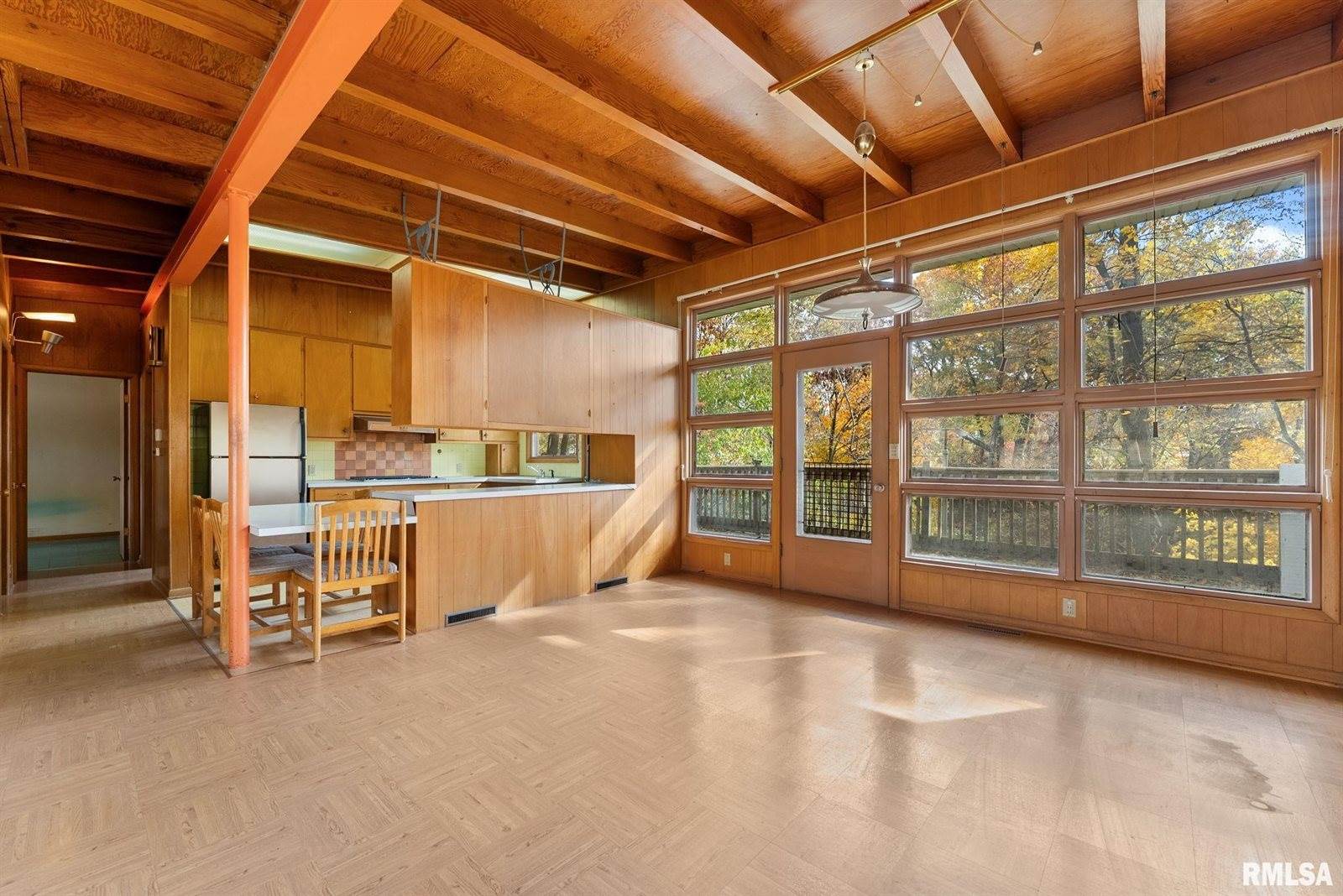 2575 33RD Street, Moline, IL 61265