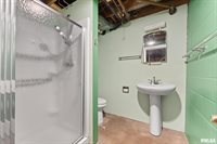 2575 33RD Street, Moline, IL 61265