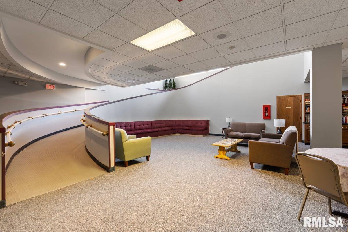 1104 Kimberly Road, Bettendorf, IA 52722