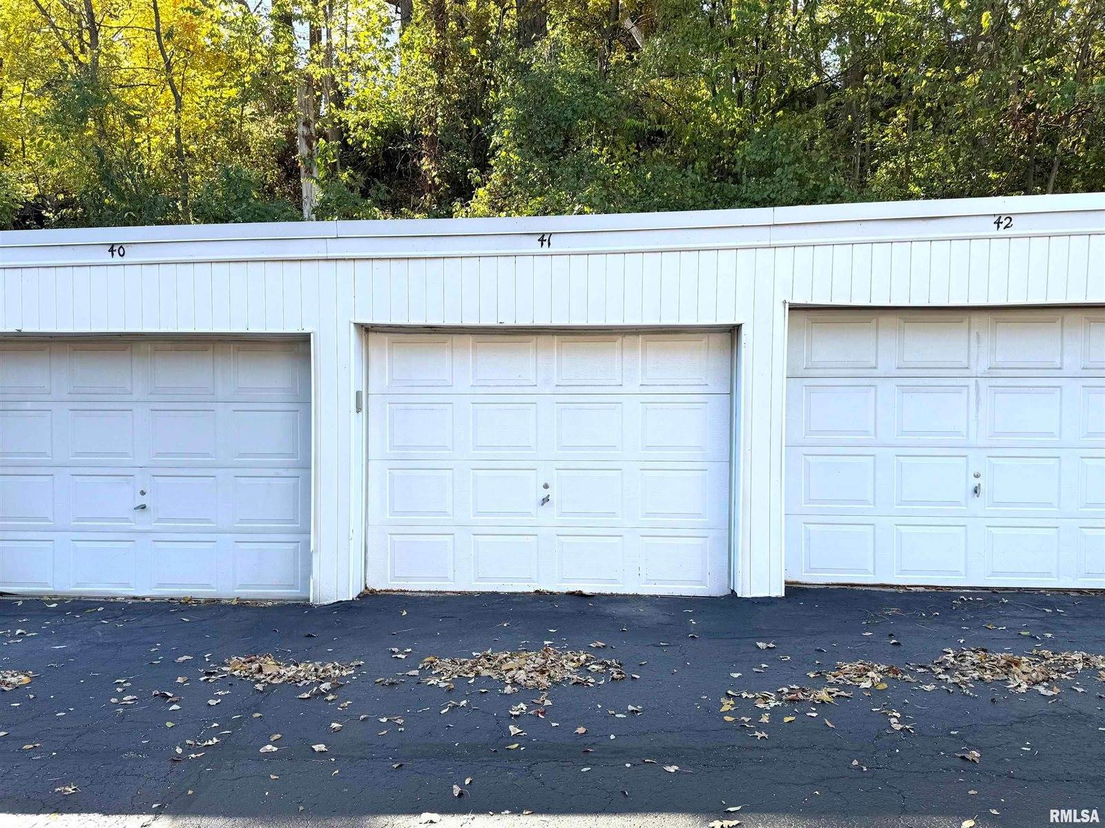 1104 Kimberly Road, Bettendorf, IA 52722