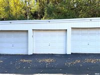 1104 Kimberly Road, Bettendorf, IA 52722