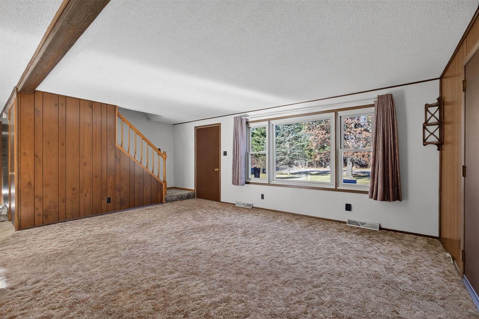 4555 Lynn Hill Road, Nekoosa, WI 54457