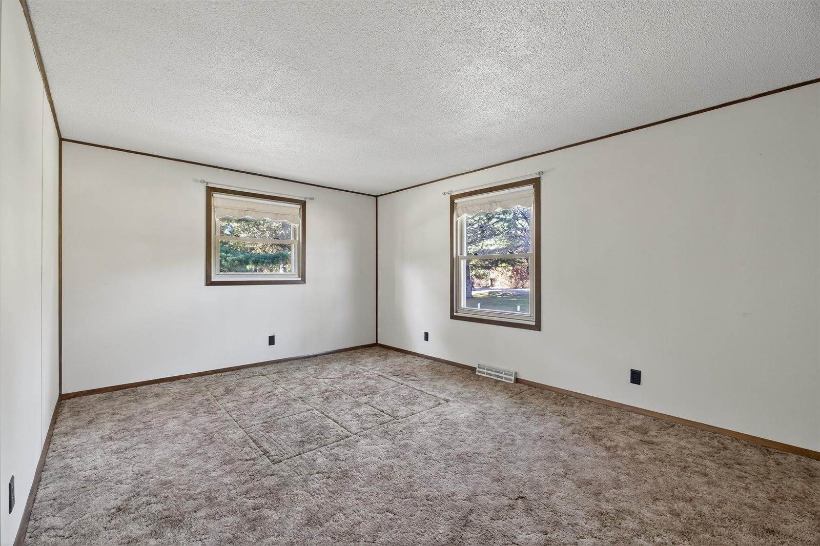 4555 Lynn Hill Road, Nekoosa, WI 54457