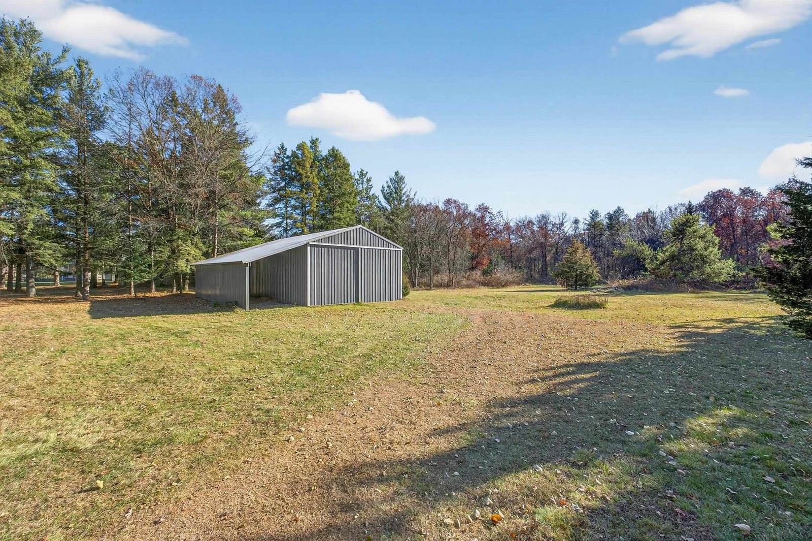 4555 Lynn Hill Road, Nekoosa, WI 54457