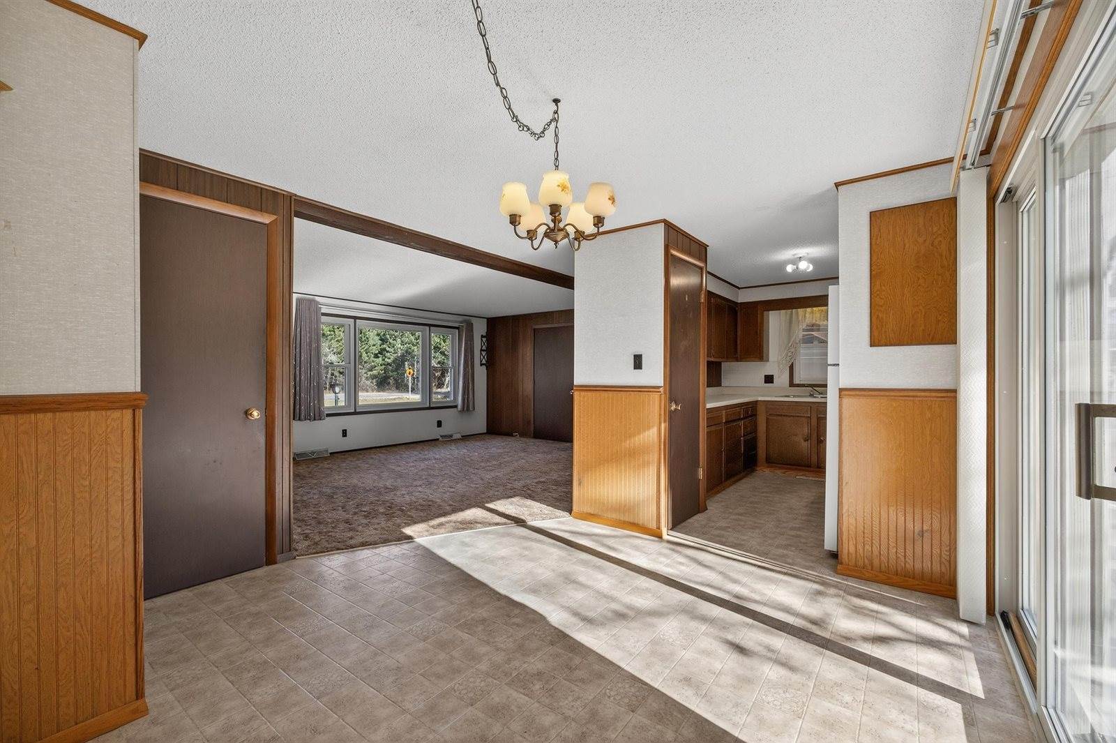 4555 Lynn Hill Road, Nekoosa, WI 54457