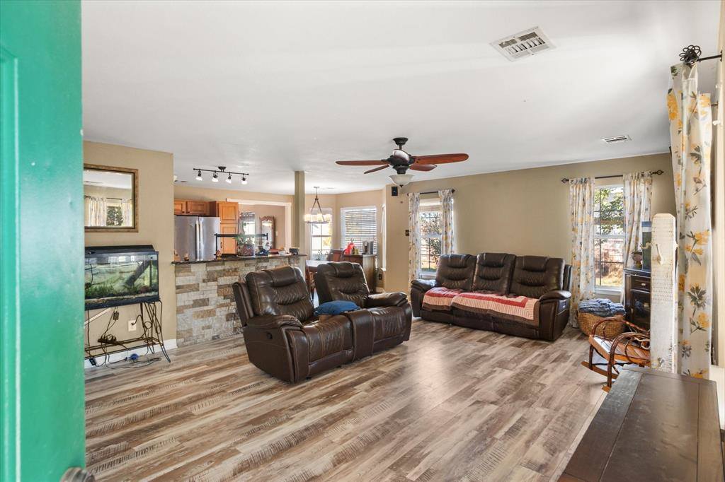 7811 East Fm 917, Alvarado, TX 76009