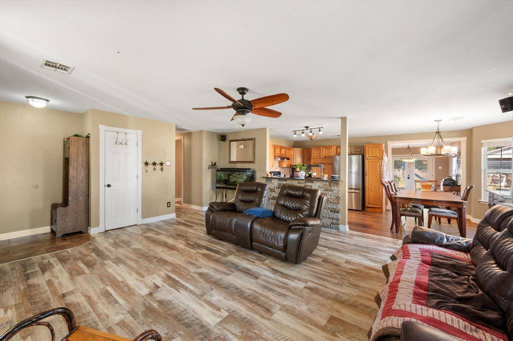 7811 East Fm 917, Alvarado, TX 76009