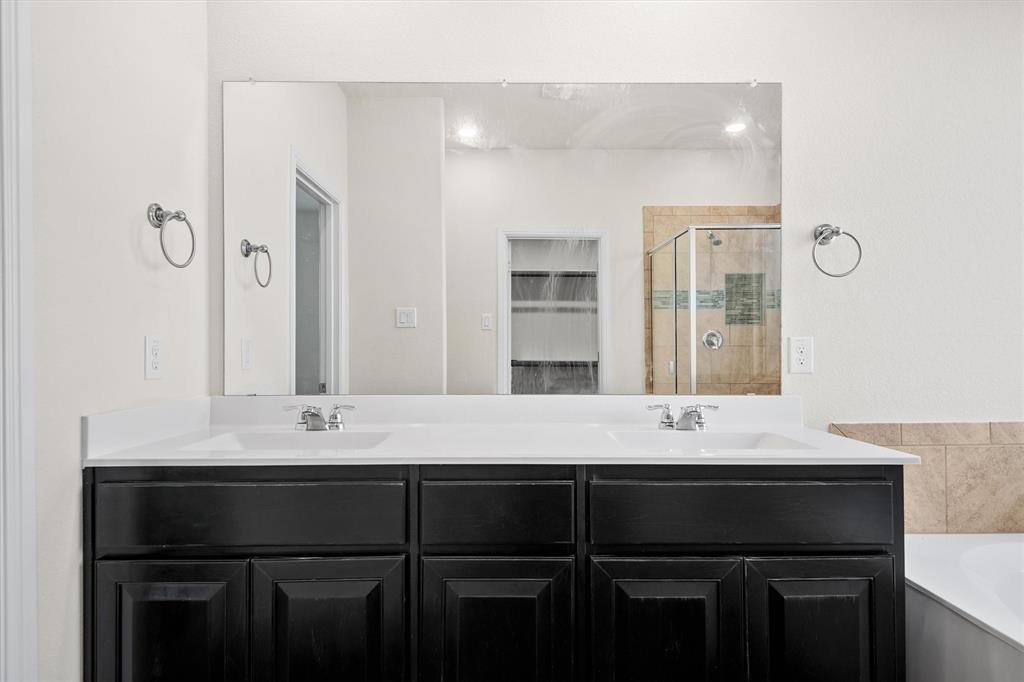 1211 Dublin Drive, Cleburne, TX 76033