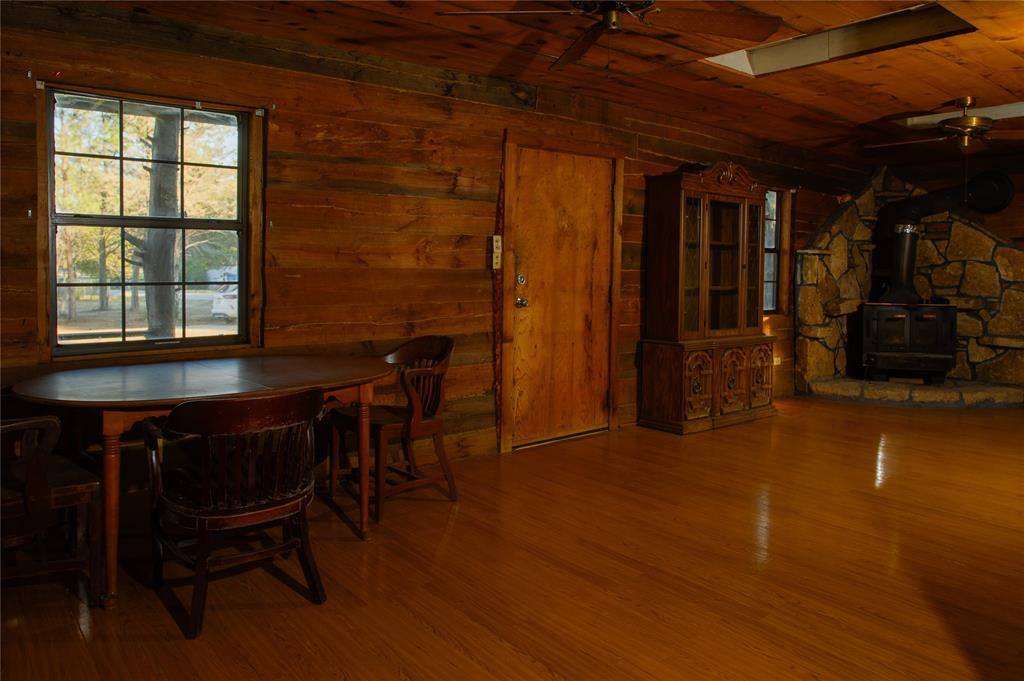 221 Clayton Drive, Pottsboro, TX 75076