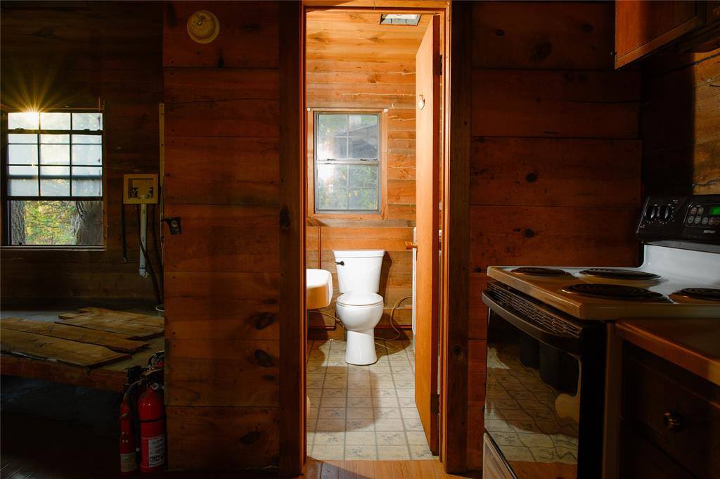 221 Clayton Drive, Pottsboro, TX 75076