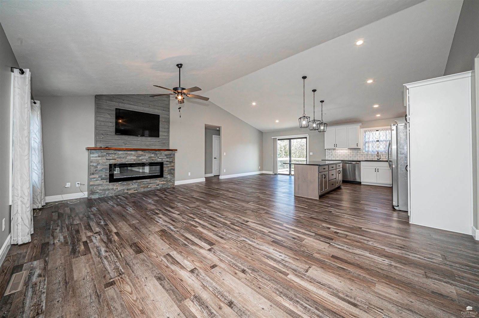 1007 Chisholm Trail, Junction City, KS 66441