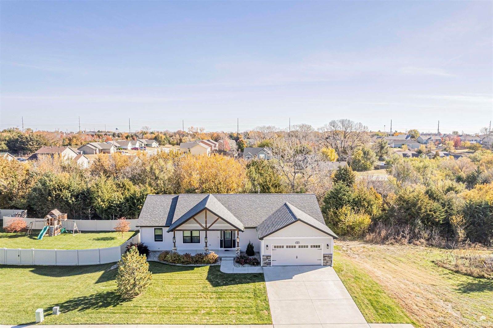 1007 Chisholm Trail, Junction City, KS 66441