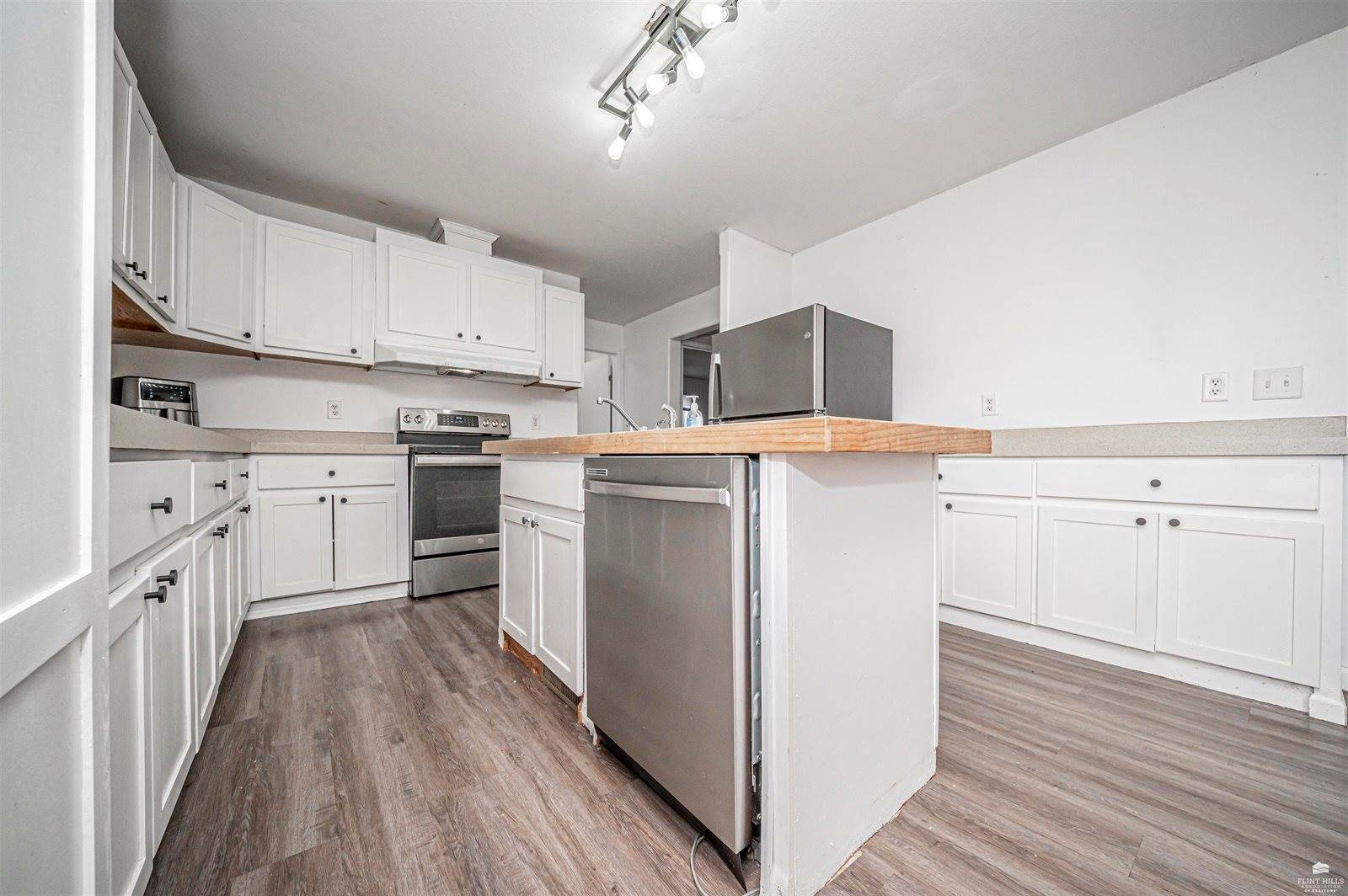 2512 Valley Drive, Junction City, KS 66441